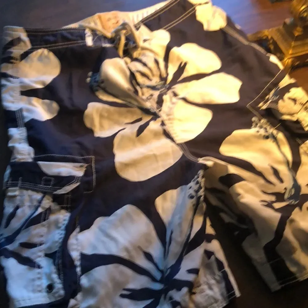 Hollister size medium cargo swimming trunks great condition